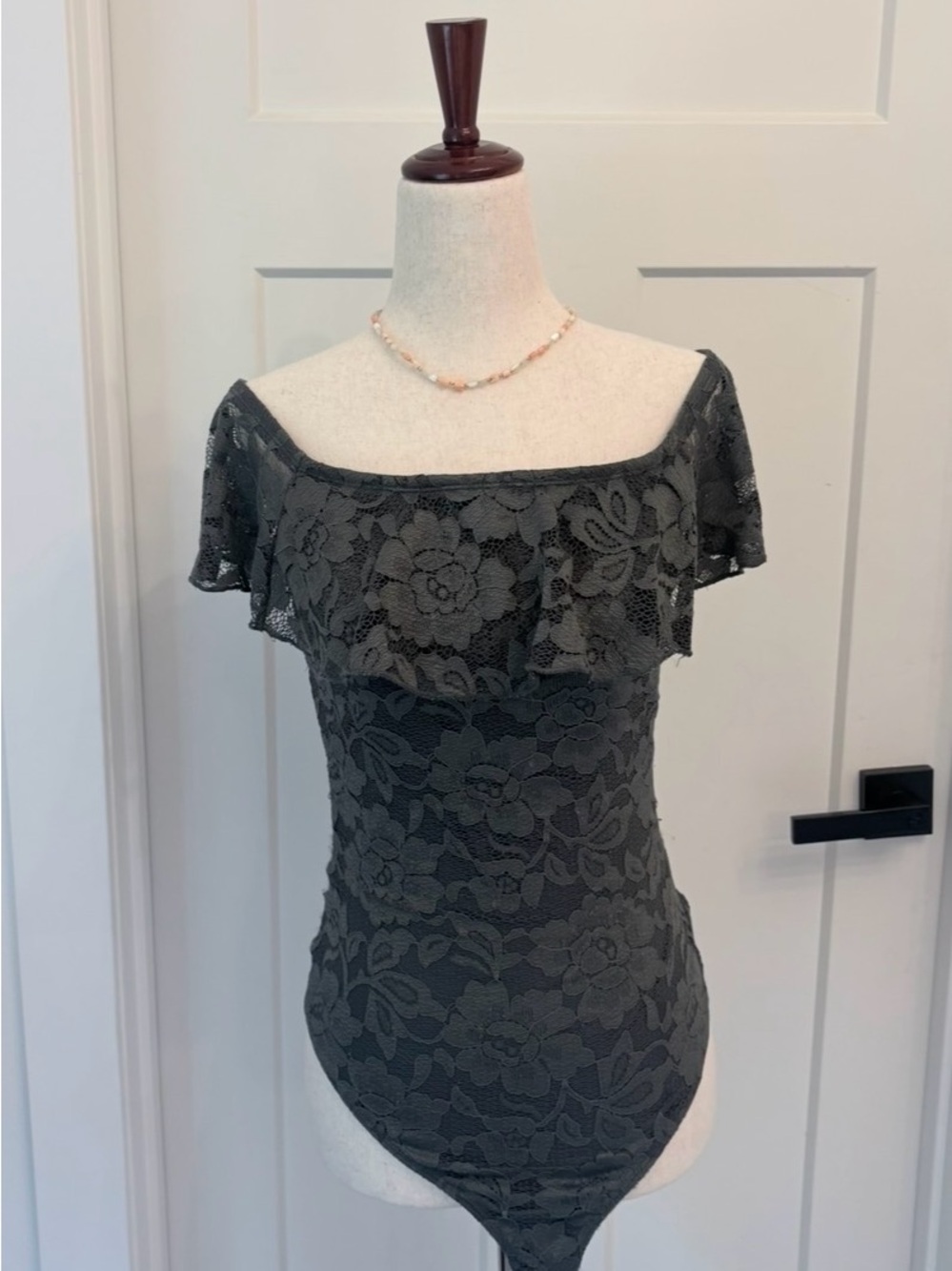 💚 EXPRESS dark green floral lace bodysuit | S 💚